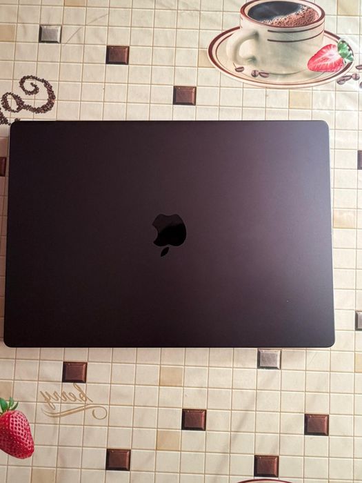 MacBook Pro 16.2" M4 Max (14 CPU, 32 GPU) / 36GB RAM / 1TB SSD / Идеал