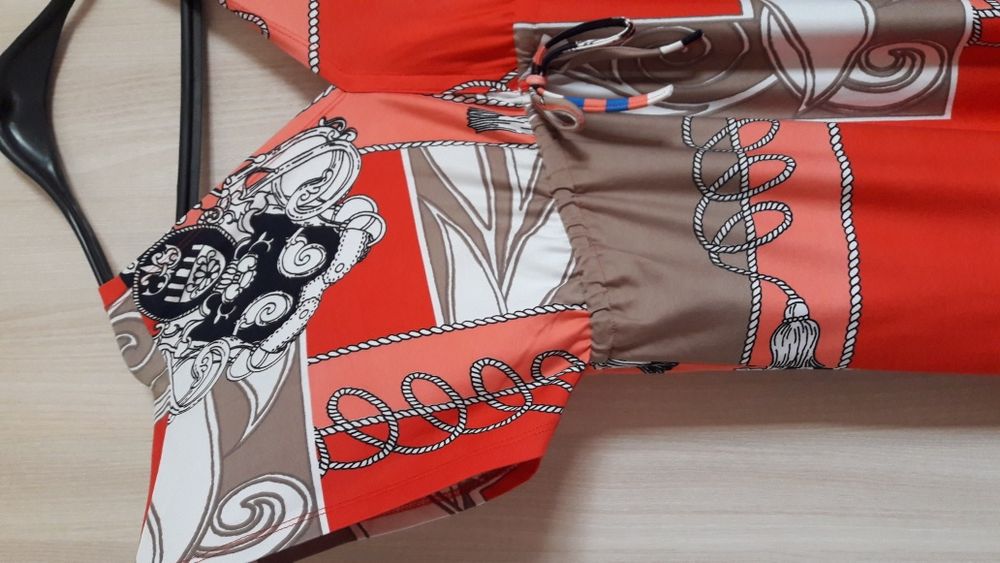 Дамска рокля в цикламено