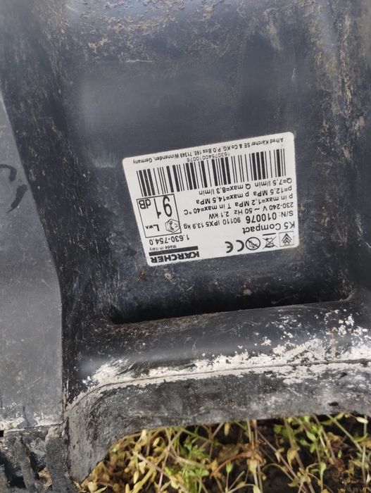 Karcher   k4silent , k5 , cu jet apa sub presiune .