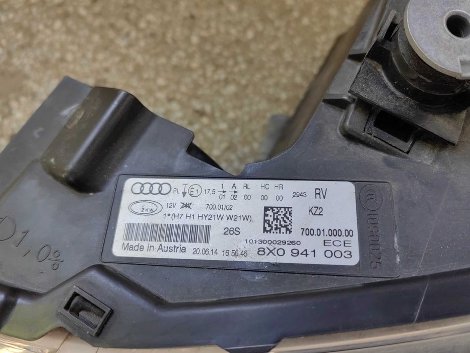 Фар Audi A1 ляв / Фар Ауди А1 Оригинален