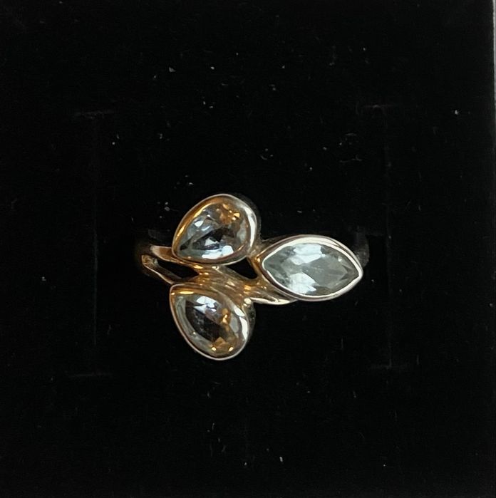 Inel din argint cu topaz albastru