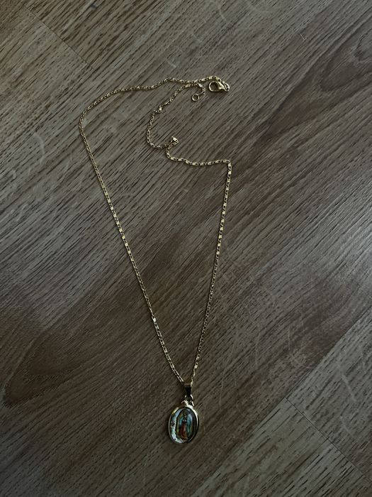 lantisor cu medalion religios