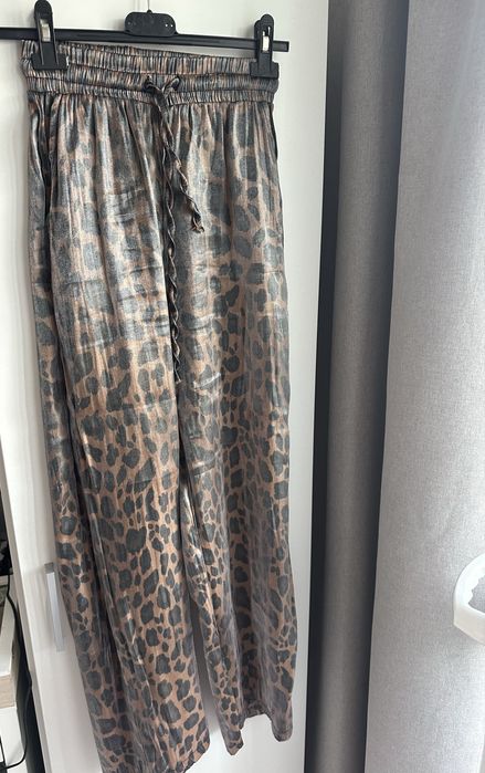 Панталон с леопардов принт