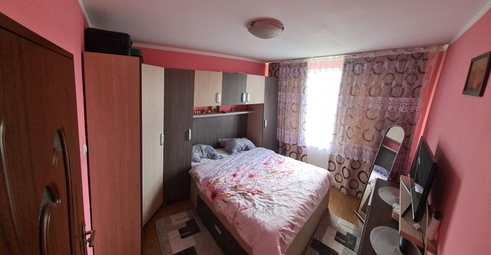 De vânzare apartament 3 camere