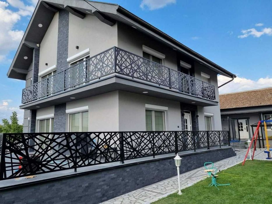 Garduri,Porti,Balustrade,Scari Metalice si din lemn,Garaje,Hala,Arcade