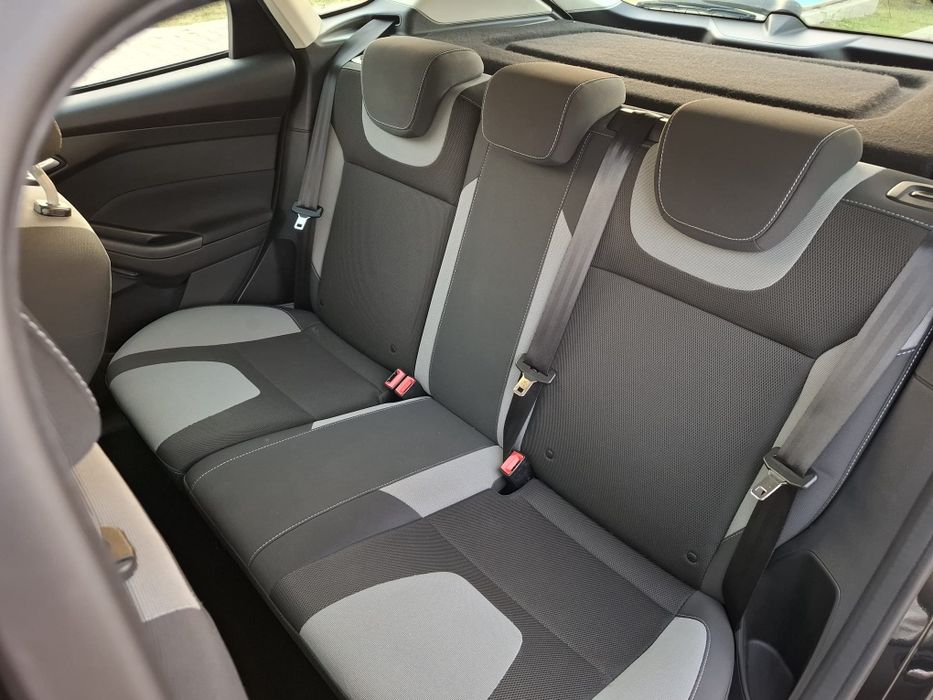 Vând ford focus linie crom