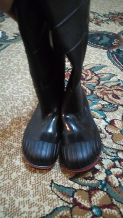 Продам Резиновые сапоги.