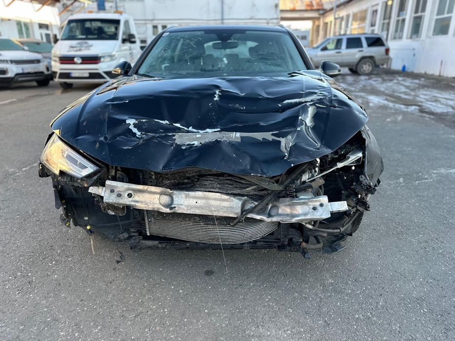 Audi A4 avant  2016. 2.0tdi avariat fata