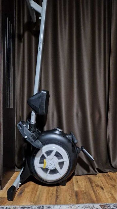 Гребной тренажёр Genau RW500 Hydro