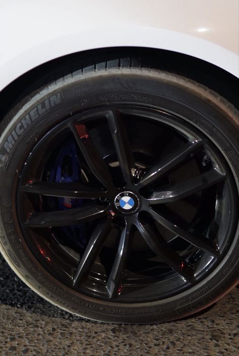 Продам диски с шинами для BMW G30