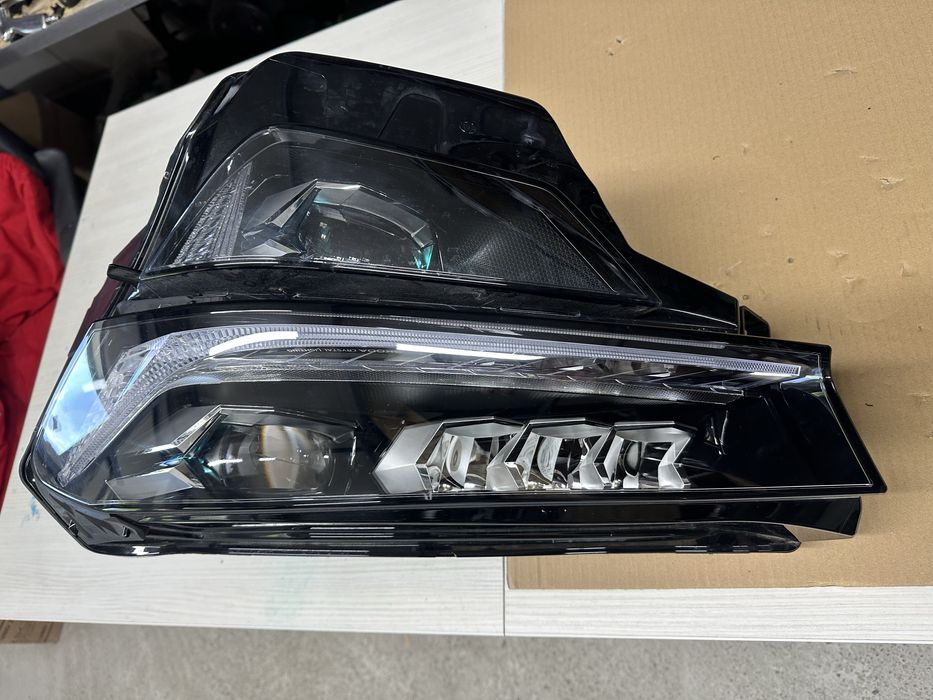 Far stânga full led skoda lodiaq.cod:57h941035.