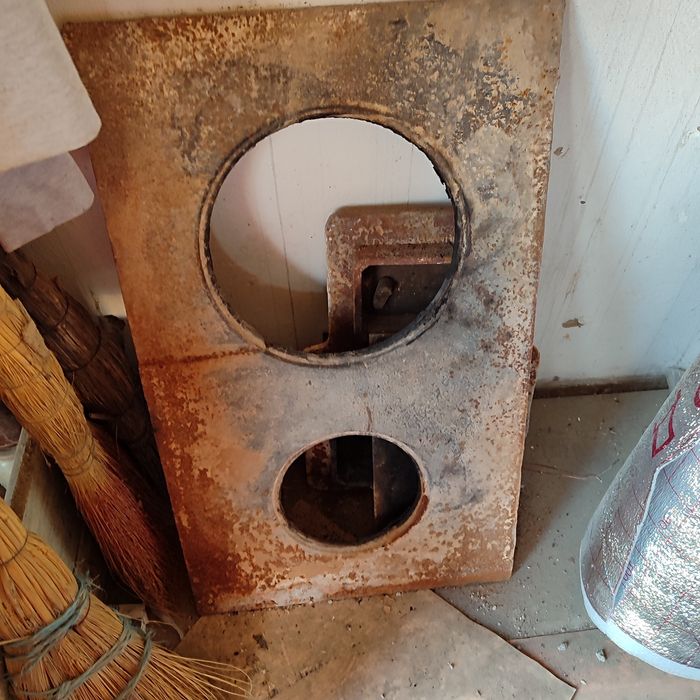 Чугун для печи на дровах и угле.