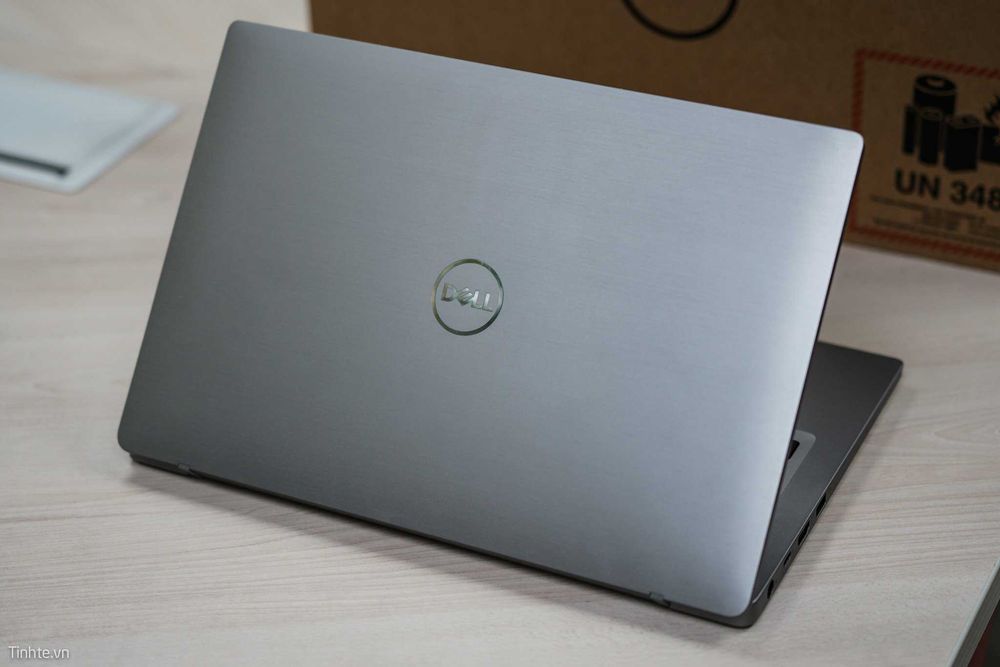 Продаю ноутбук Dell Latitude7400,i7 8-го поколения,8ГБ,ОЗУ,SSD,256ГБ