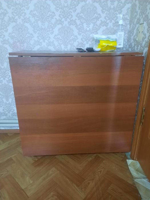 Продам стол в норм.состояние