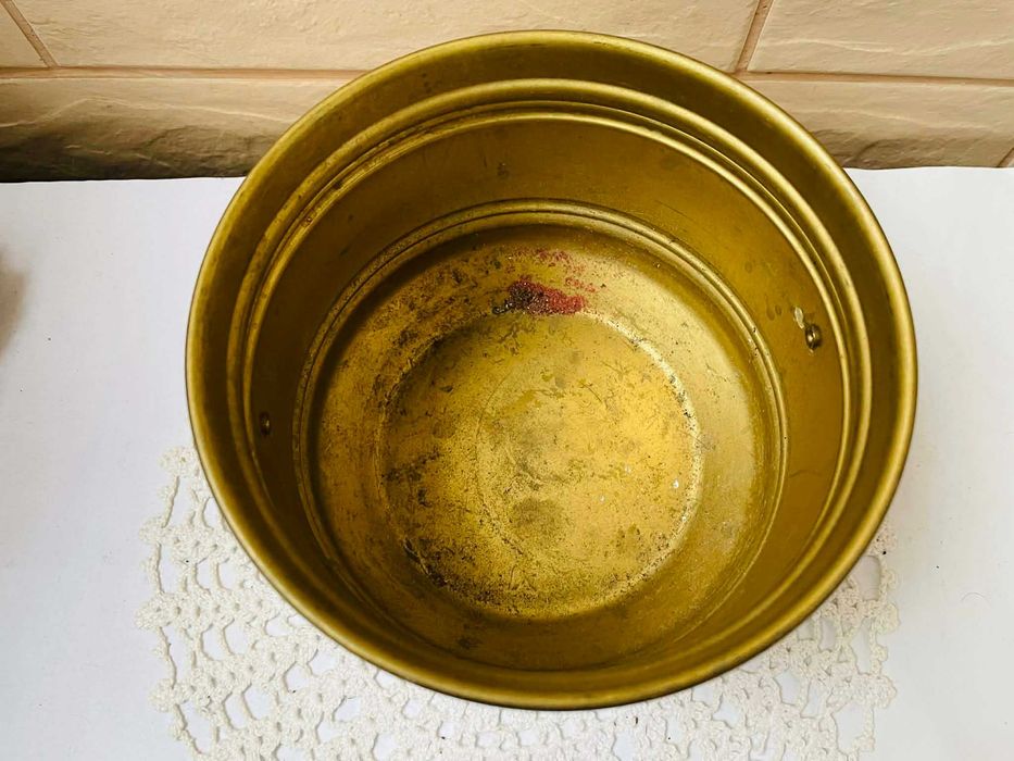 Красива месингова кашпа от Англия