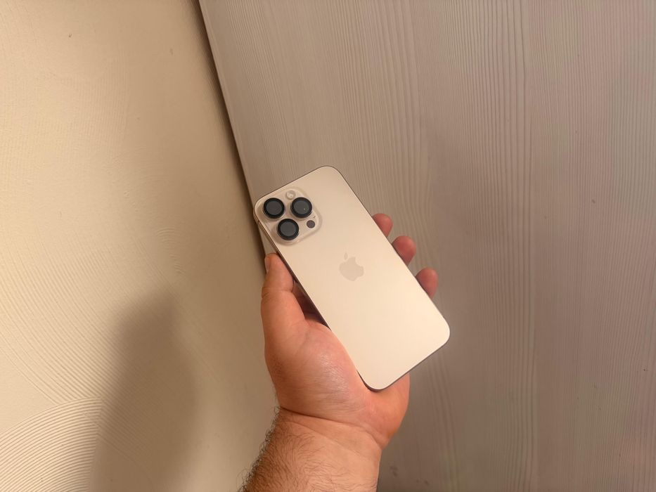 Продам Iphone 16 pro max