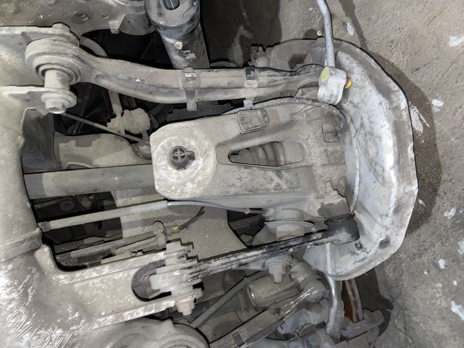 Балка на БМВ Е60 е65 е90. Ходовая часть. Редуктора.