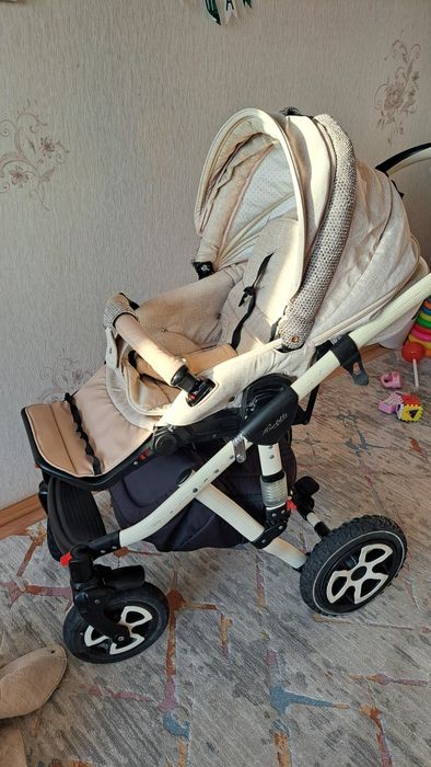 Продам Коляску 3 в 1