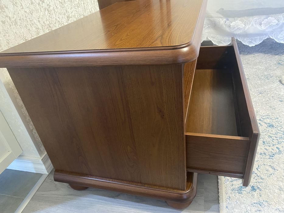 Журнальный стол или тумба