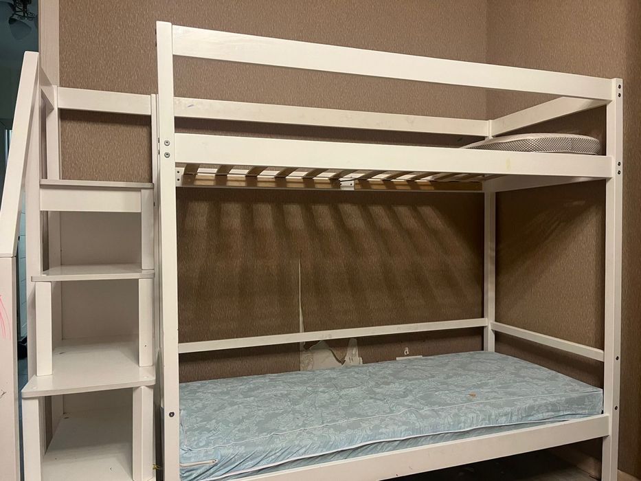 Двухъярусная кровать детям