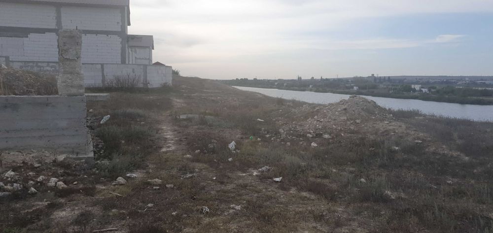 Vând temelie turnată 87m² cu teren de 274m²