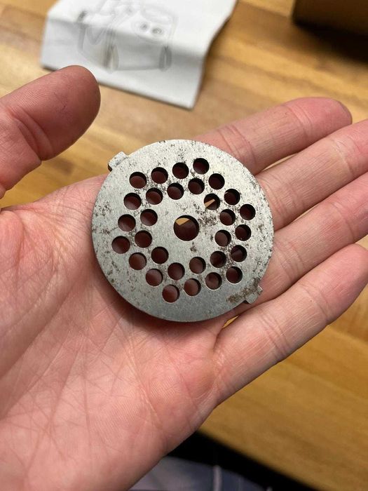 Mașina tocat carne noua Myria