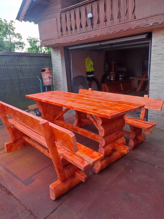 Leagăne mese și băncuțe pentru gradina