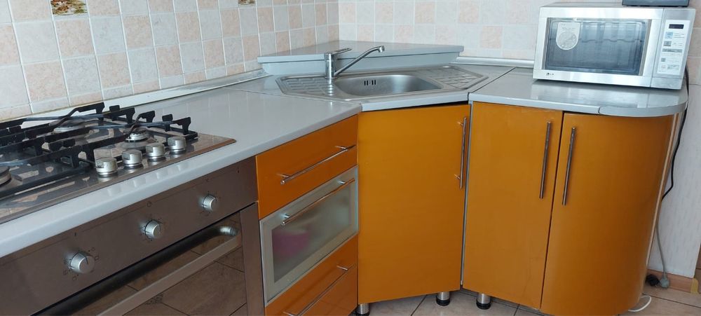 продаю кухонный гарниту
