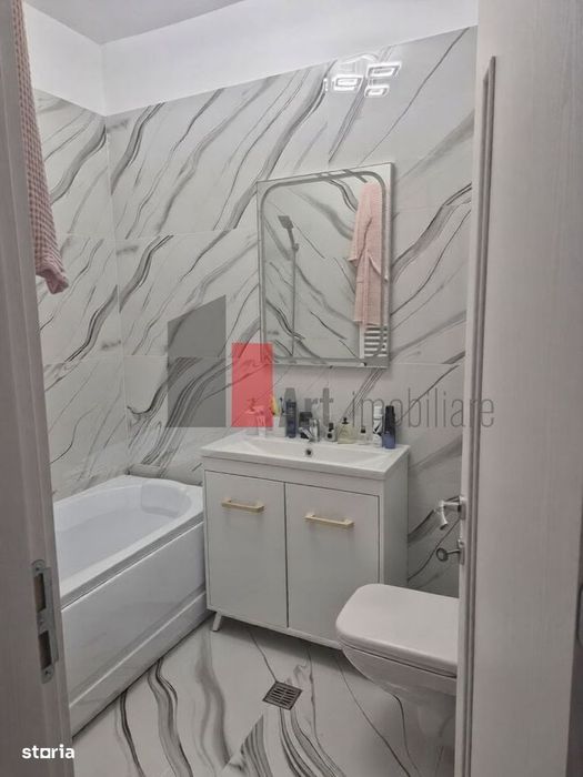 Vanzare apartament 3 camere 70 mp-Weiner Palada+loc de parcare