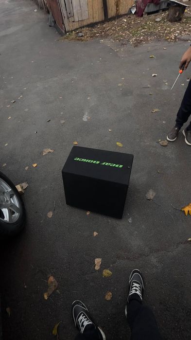 Продам сабвуфер .