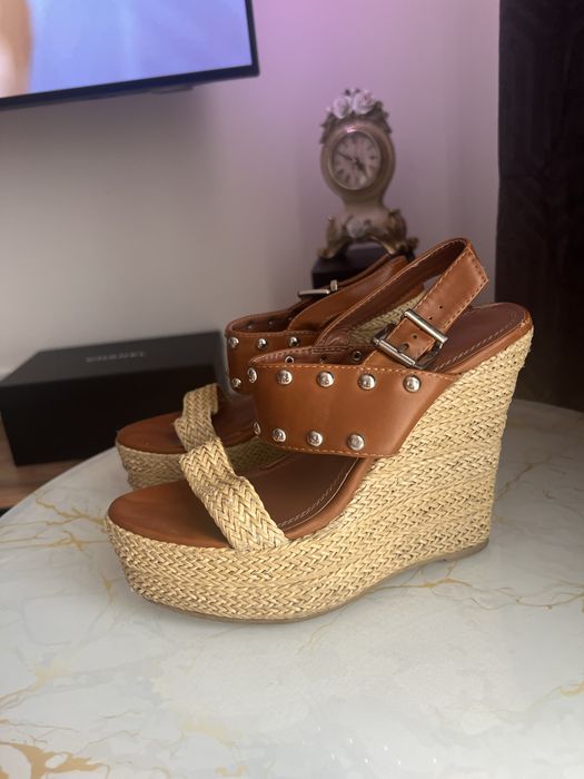 Сандали Louboutin