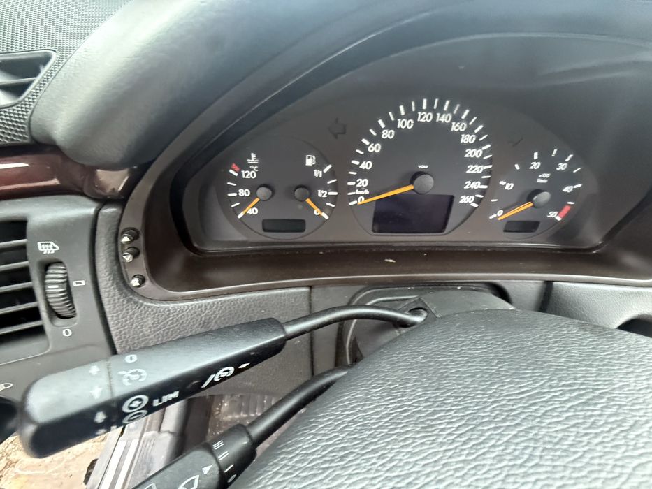 Мерцедес 2.2 143кс Е 220 ЦДИ 2000г  на части