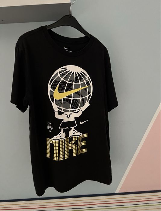 Продавам маркови тениски