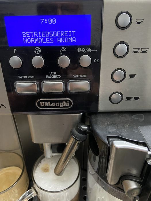 Espresor cafea Delonghi primadona cu cana de lapte
