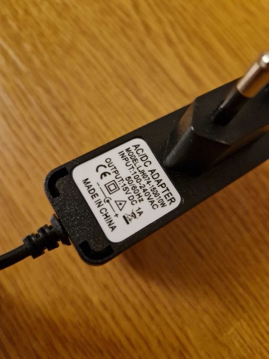 Нов Адаптер/Захранване 15V-1A DC Жак 4.0x1.7mm