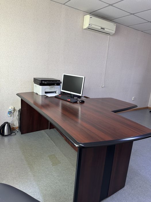 Продается стол руководителя