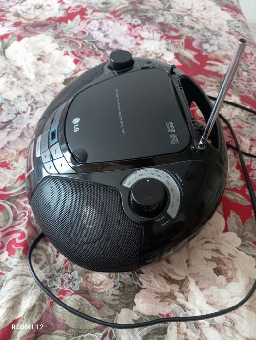 Продам Бумбокс LG SB16