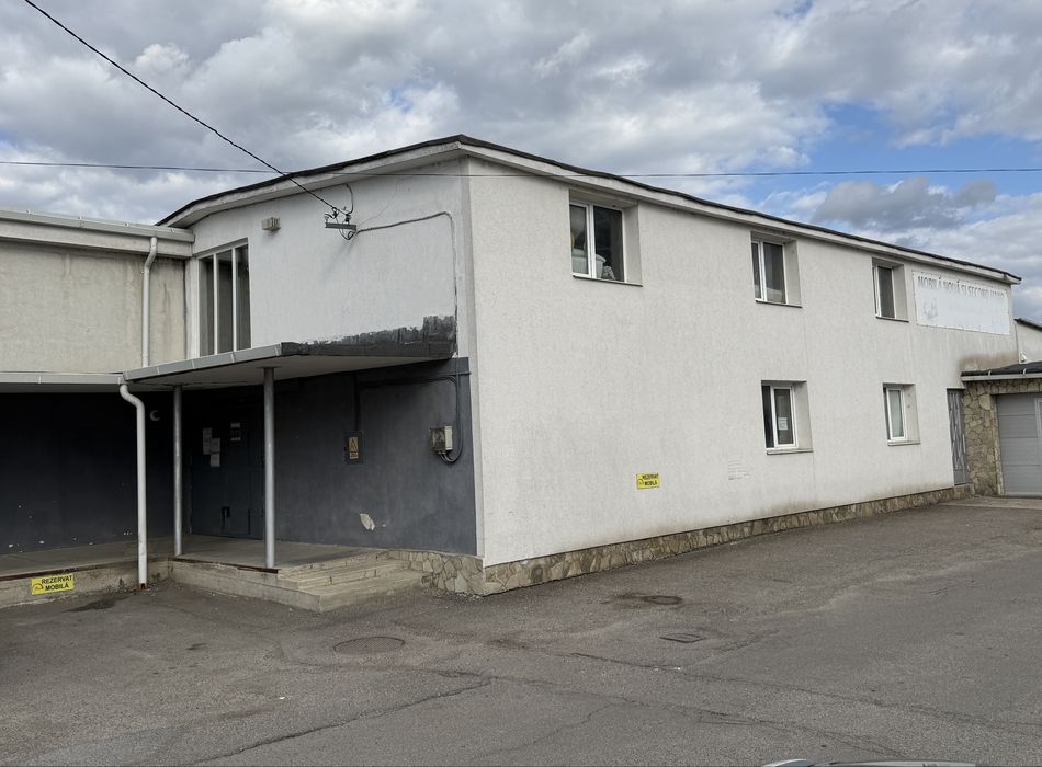 Închiriez / De Închiriat Spațiu Comercial / Hală / Depozit / 200 MP + Etaj, Centru  Fălticeni + ACCES TIR