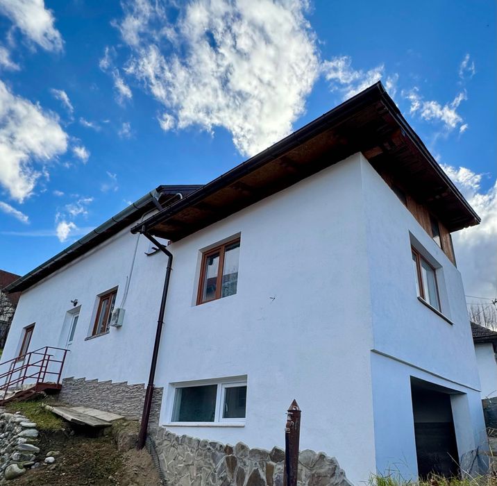 Casă cu 4 camere+teren 569mp, Săcele Cernatu, 200m de primărie centru