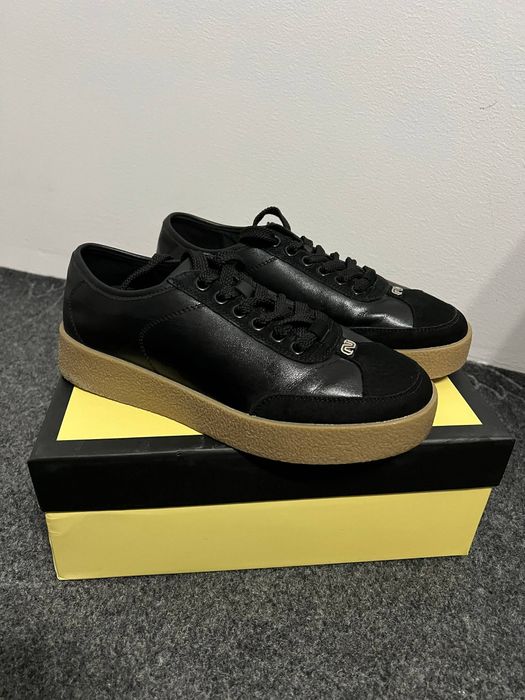 Кроссовки от бренда nursace