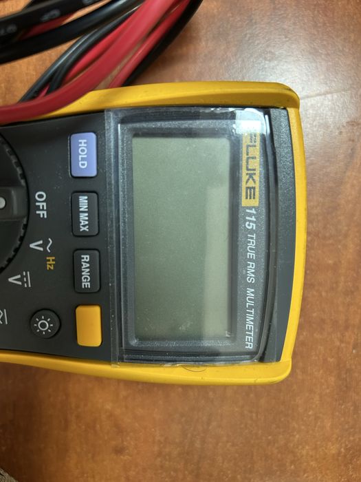 Fluke 115, ca nou cu folia pe ecran