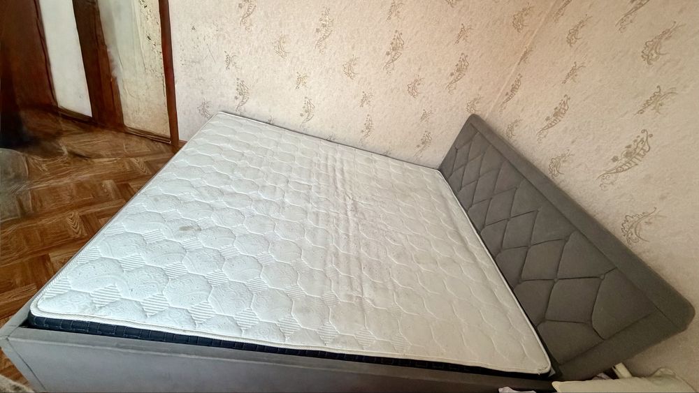 Кровать двуспальная