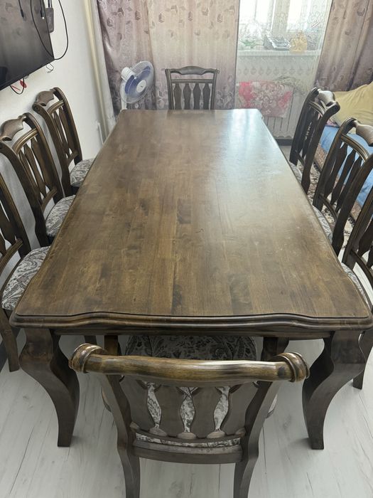 Стол со стульями