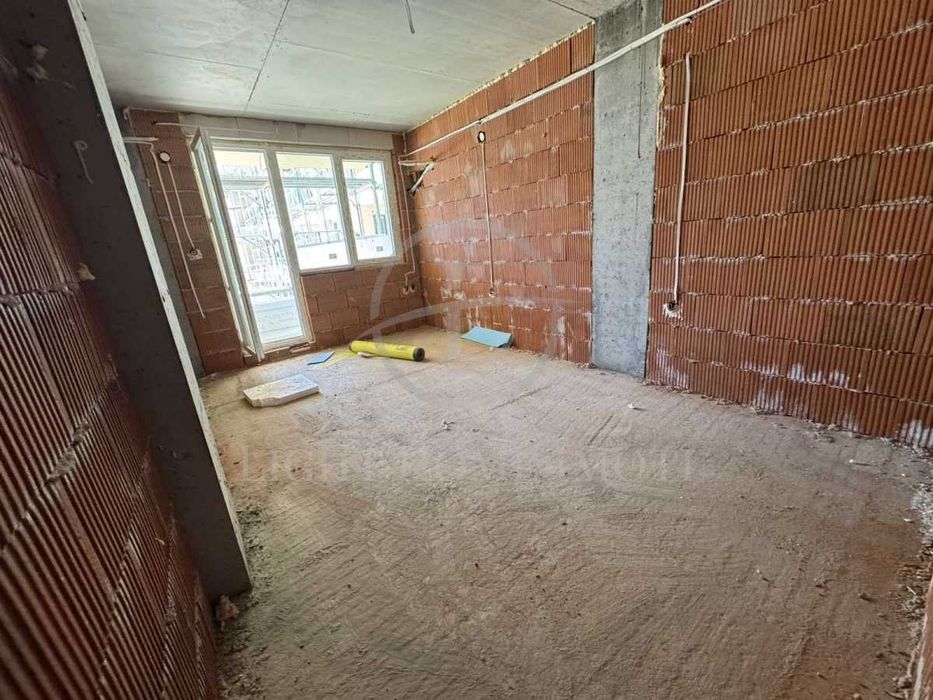 Продава се Тристаен апартамент в Пловдив, Христо Смирненски - 106 кв.м за 1463 €/кв.м - Снимка #6