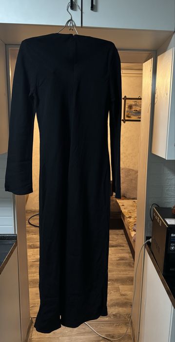 Черное платье макси Massimo Dutti