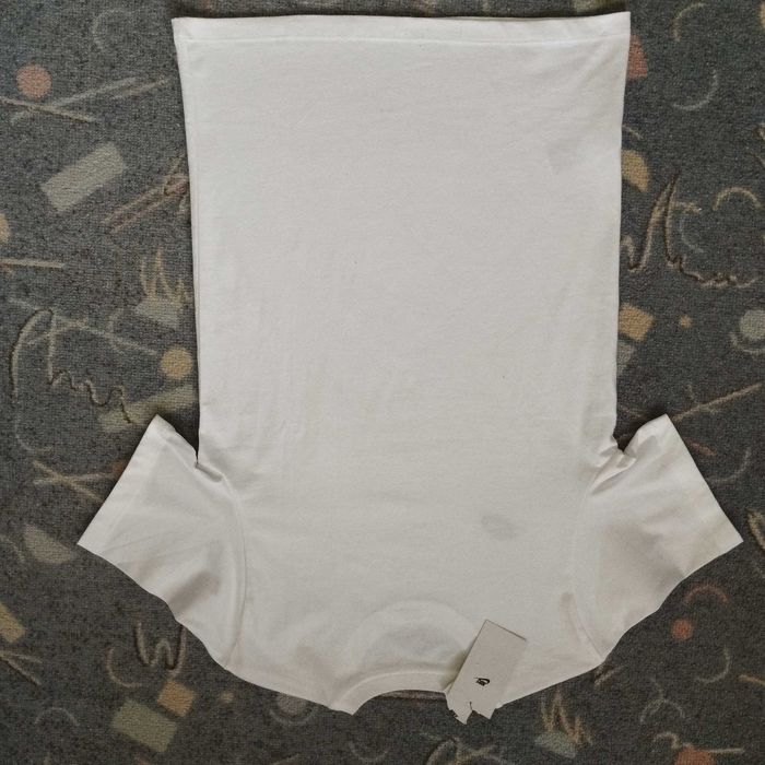 NIKE нова бяла тениска, S размер.Цена - 24.99 лв.