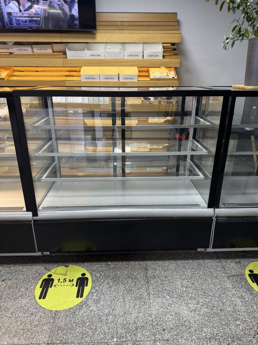 Холодильная витрина