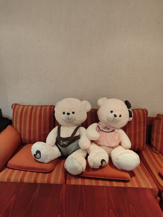 Големи пюшени мечета