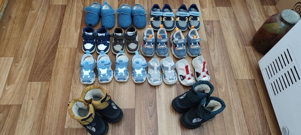 Продам детскую обувь