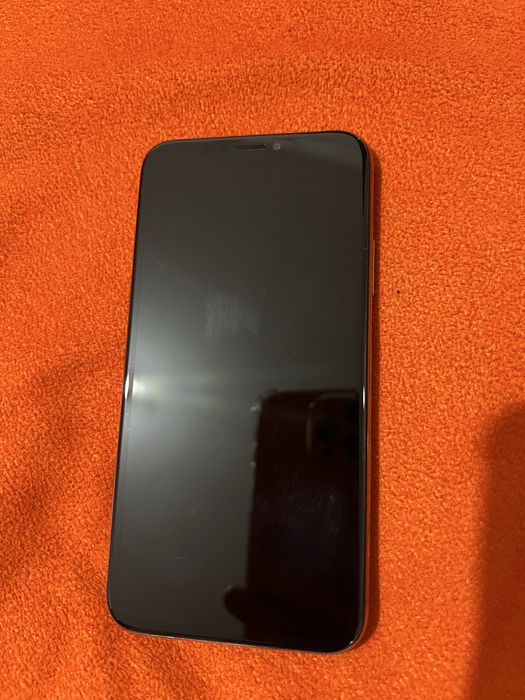 Продам Айфон.